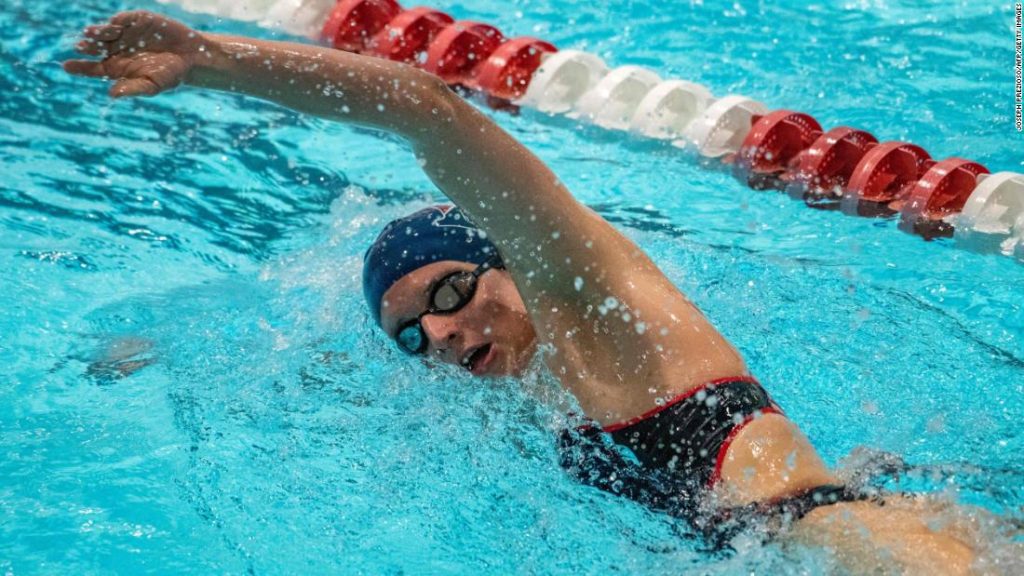 A nadadora transgênero Leah Thomas estabelece o recorde de 200 jardas livre de Ivy na Ivy League