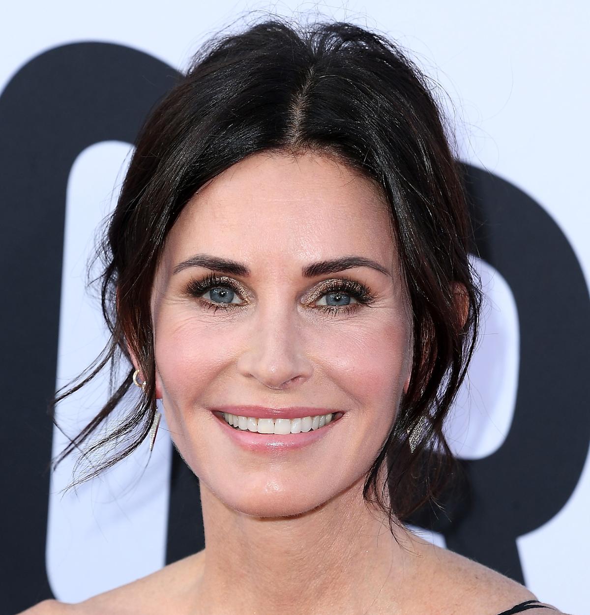 Courteney Cox, 57, fala sobre envelhecimento e percebe que 'eu realmente pareço muito estranha com as injeções'

