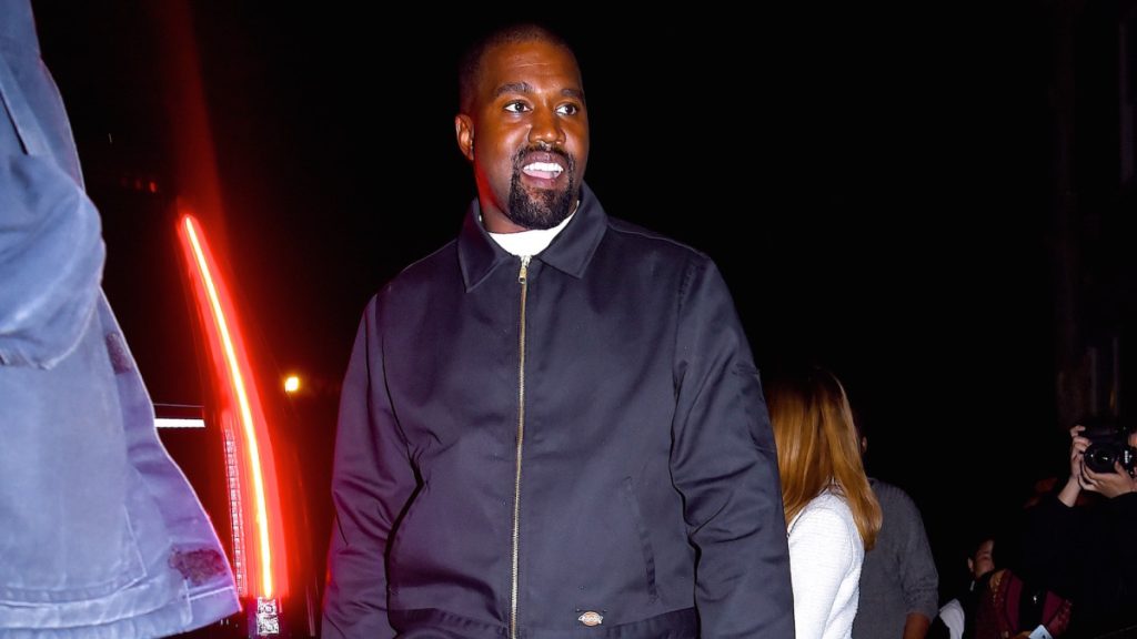 Kanye West diz que Donda 2 será lançado exclusivamente em seu jogador estrela
