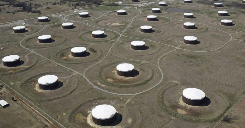Petróleo sobe acima de US$ 100 após ataque da Rússia à Ucrânia