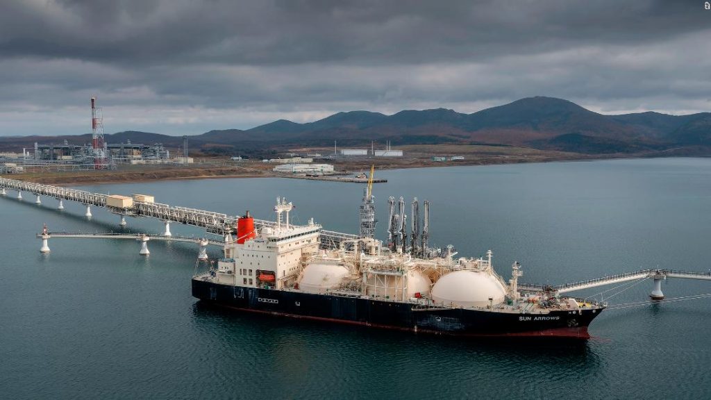 Shell segue BP para fora da Rússia enquanto petrolíferas abandonam Putin