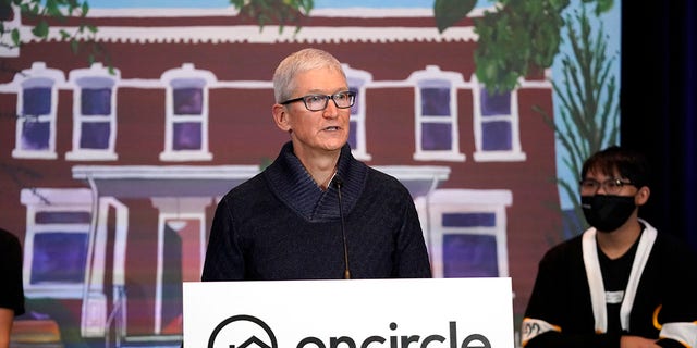 Tim Cook, CEO da Apple.  A empresa de tecnologia anunciou que deixará de vender seus produtos na Rússia.