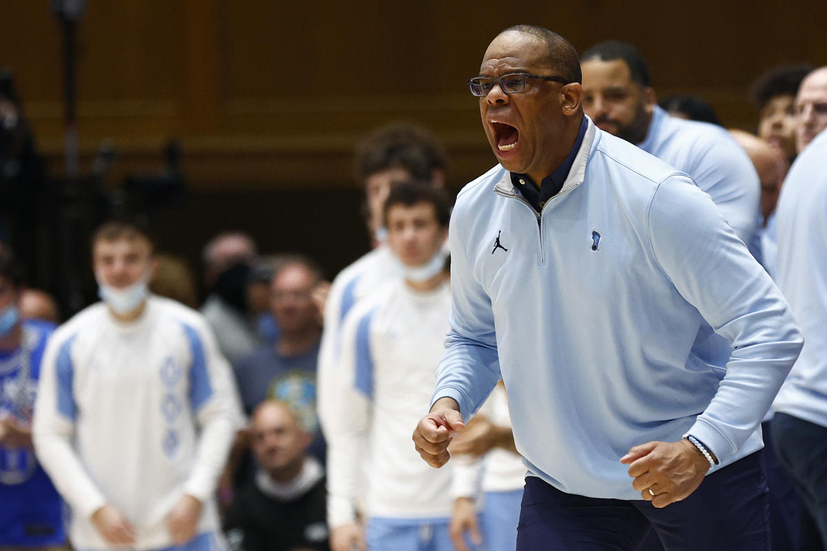 Chris Carwell, do Duke, recusou-se a apertar a mão de Hubert Davis

