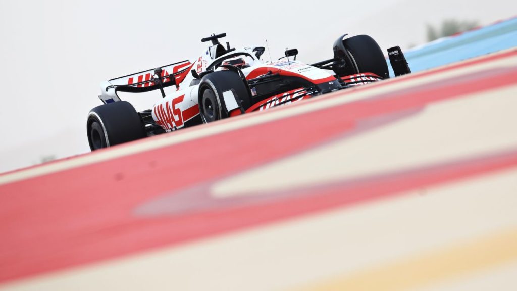 Kevin Magnussen o mais rápido no retorno da Fórmula 1;  O burburinho da Ferrari cresce antes do GP do Bahrein