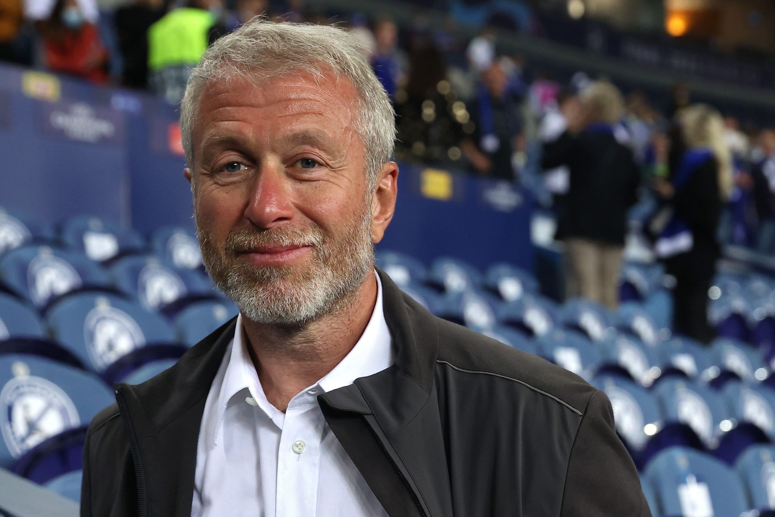 Oligarca russo Roman Abramovich vai vender o Chelsea em meio à guerra na Ucrânia

