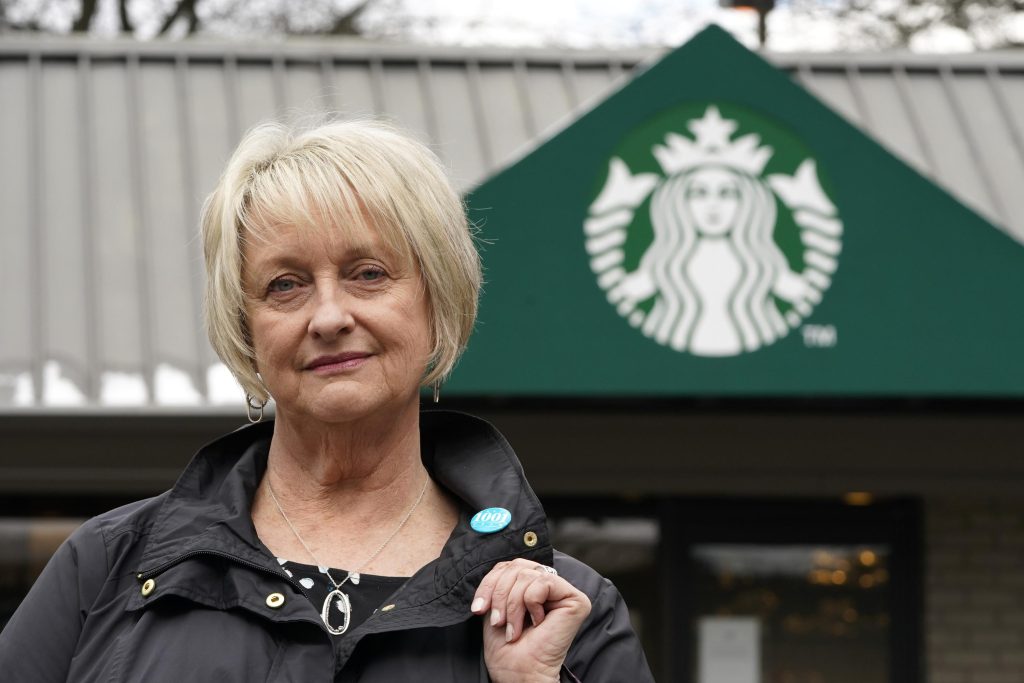 Opositor trabalhista Schultz retorna à medida que o esforço da Starbucks cresce