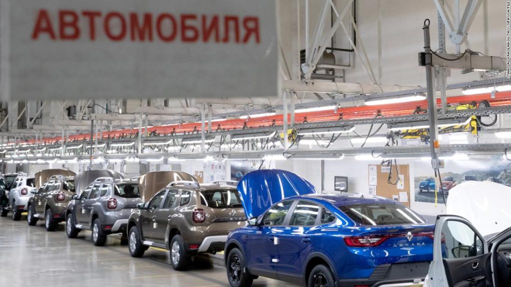 Renault suspende produção em sua fábrica em Moscou, enquanto líderes ucranianos pedem boicote