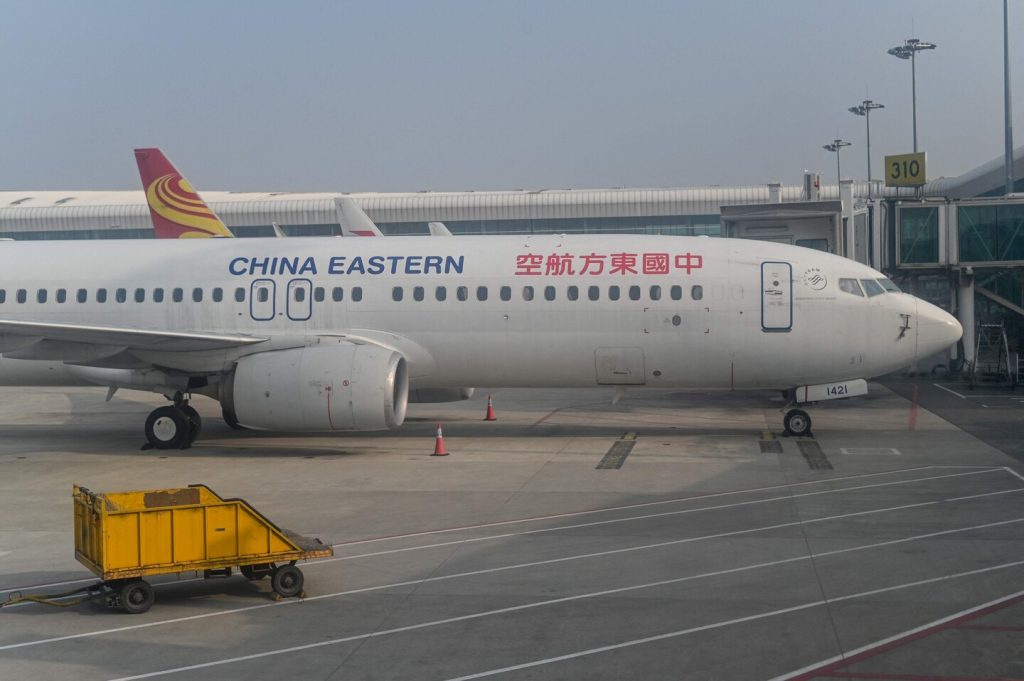 Um avião Boeing 737 cai nas montanhas da região chinesa de Guangxi;  132 a bordo