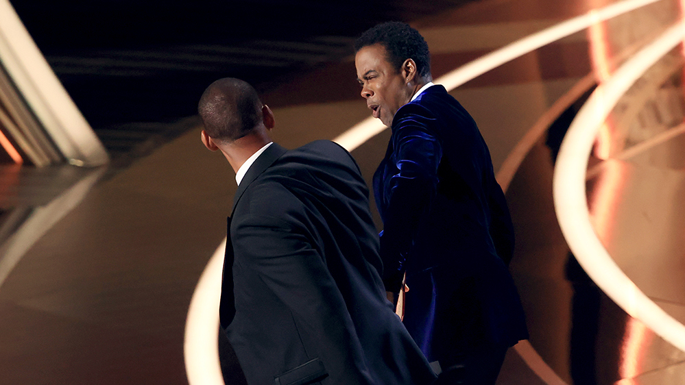 Will Smith dá um tapa em Chris Rock no Oscar