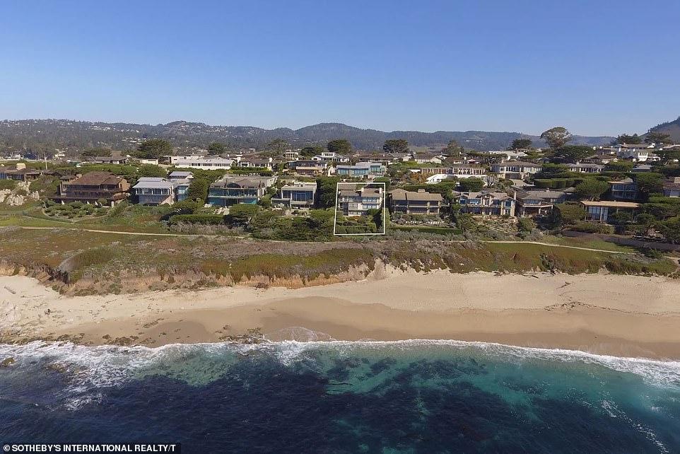 Vistas: A casa de Betty pode ser vista aérea do Oceano Pacífico