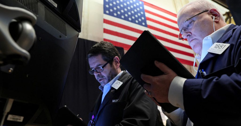 Wall Street fechou em baixa à medida que os investidores aguardam mais sinais de ganhos