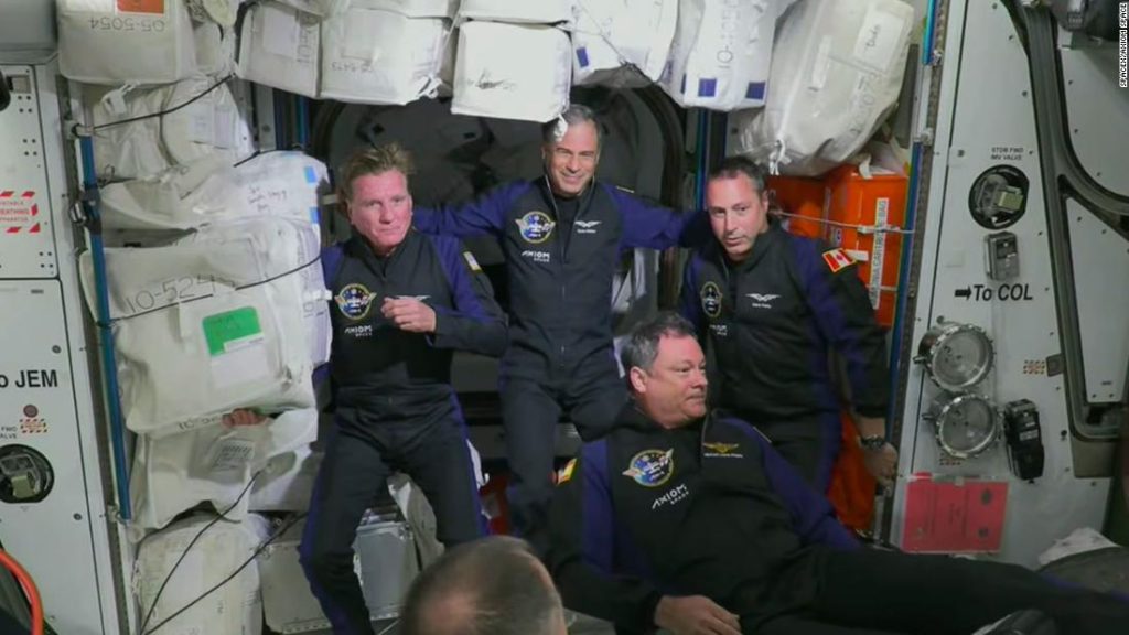 Toda a missão especial dos astronautas da SpaceX está a caminho de casa após uma semana de atraso