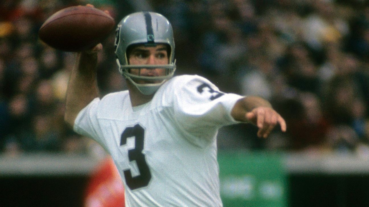 Bystander Raiders Bystander Daryl Lamonica morre aos 80 anos

