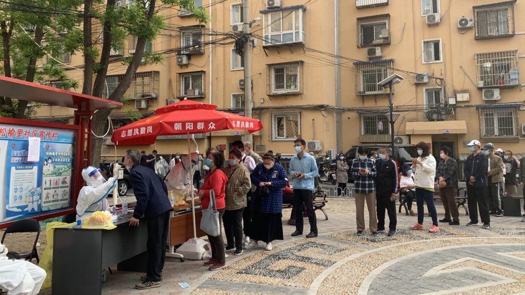Capital da China, Pequim, inicia testes de Covid em distrito comercial