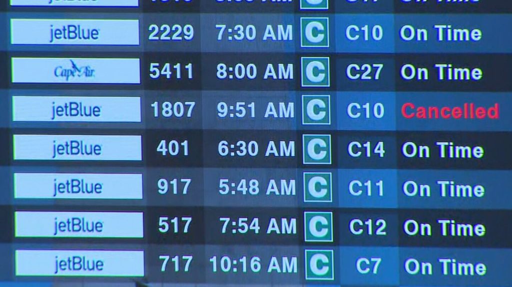 JetBlue cancela e atrasa mais voos no aeroporto de Logan, culpado por problemas climáticos e de pessoal - CBS Boston
