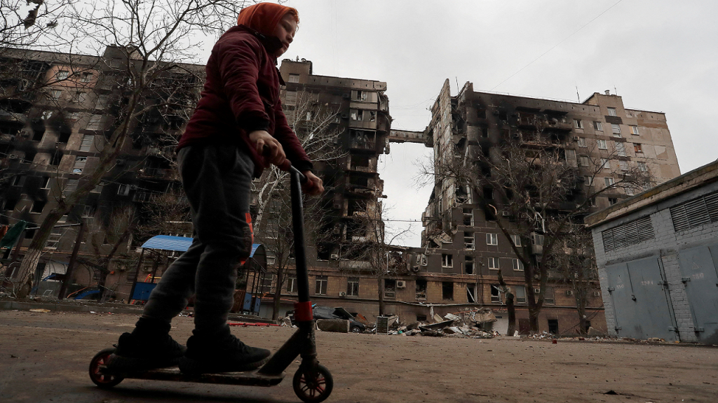 Mariupol adverte que a Rússia está se preparando para fechar a cidade para "liquidar" todos os homens para serviço e trabalho forçado