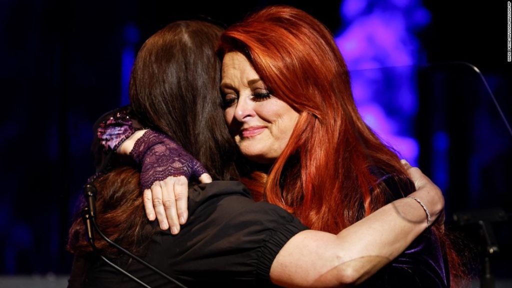 Naomi Judd lembrada pelas filhas no Country Music Hall of Fame