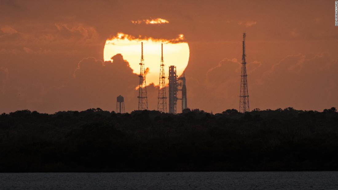 O foguete lunar gigante Artemis I da NASA fará outro teste antes do lançamento em junho

