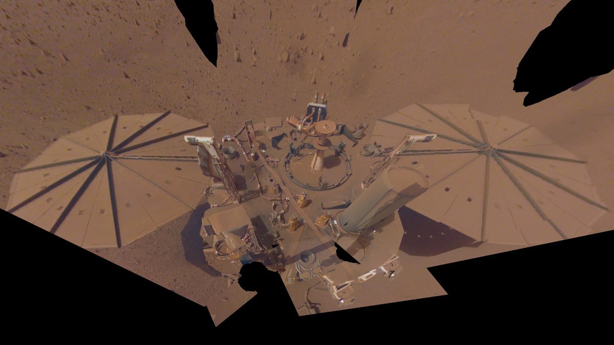 Aqui está a última selfie da sonda Insight Mars desbotada

