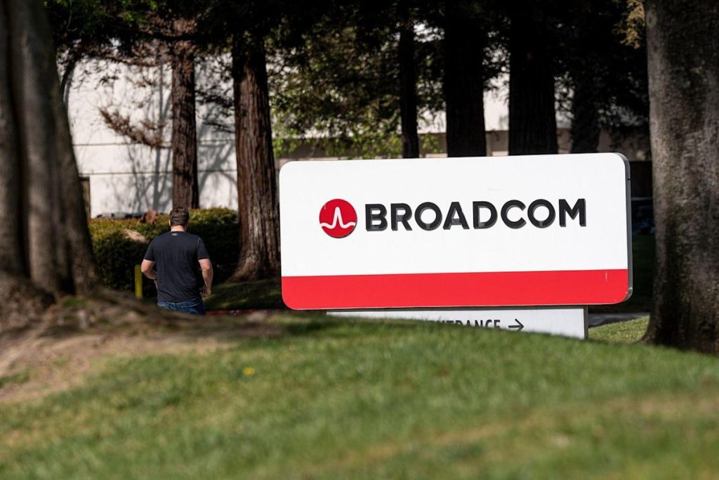 Broadcom em negociações para adquirir a Cloud Company VMware