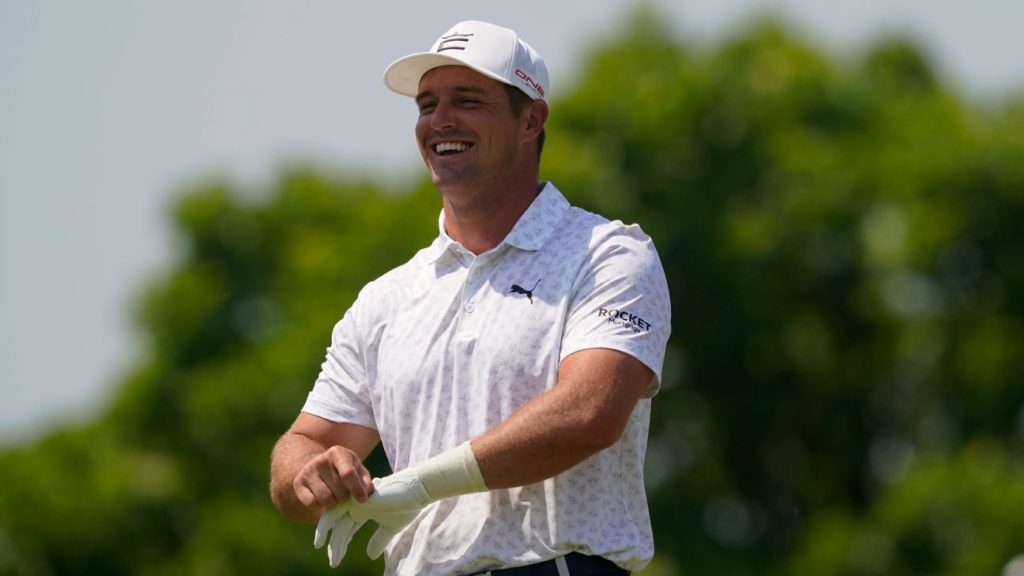 Bryson DeChambeau desiste do PGA Championship após treinos