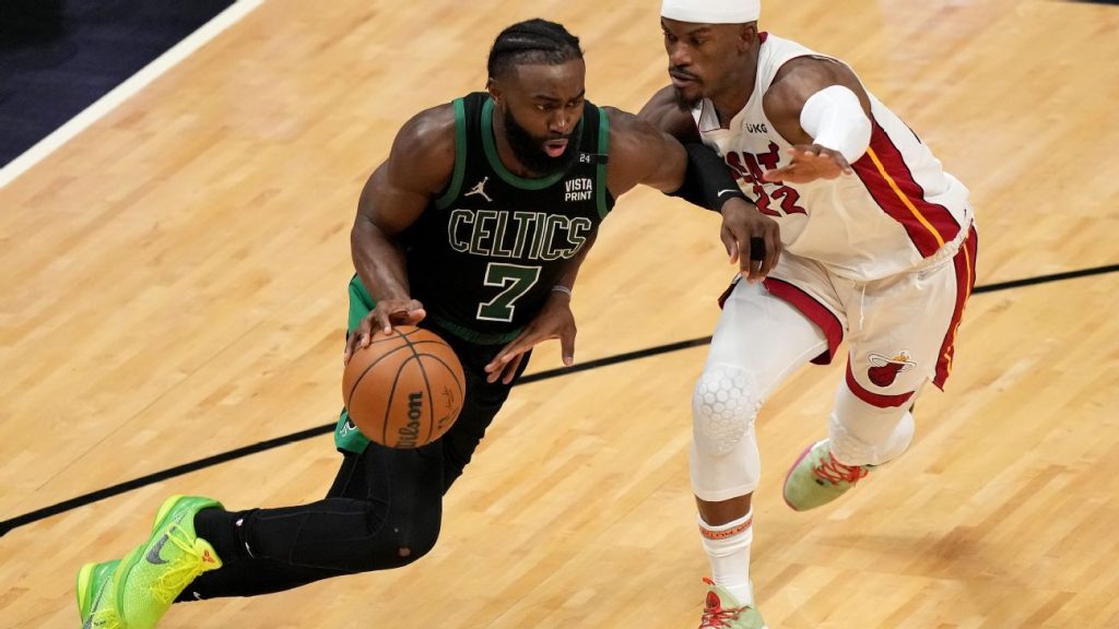 Jaylen Brown lidera a reviravolta do Celtics no segundo tempo, com Boston vencendo o Miami Heat e se classificando para as finais da NBA