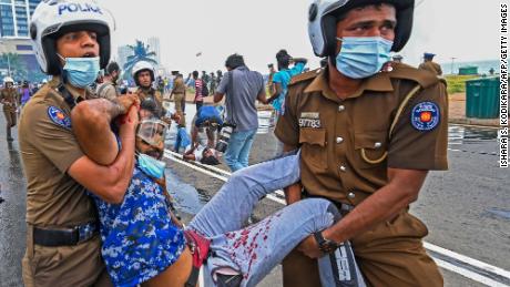 Primeiro-ministro do Sri Lanka renuncia em meio a protestos por crise econômica
