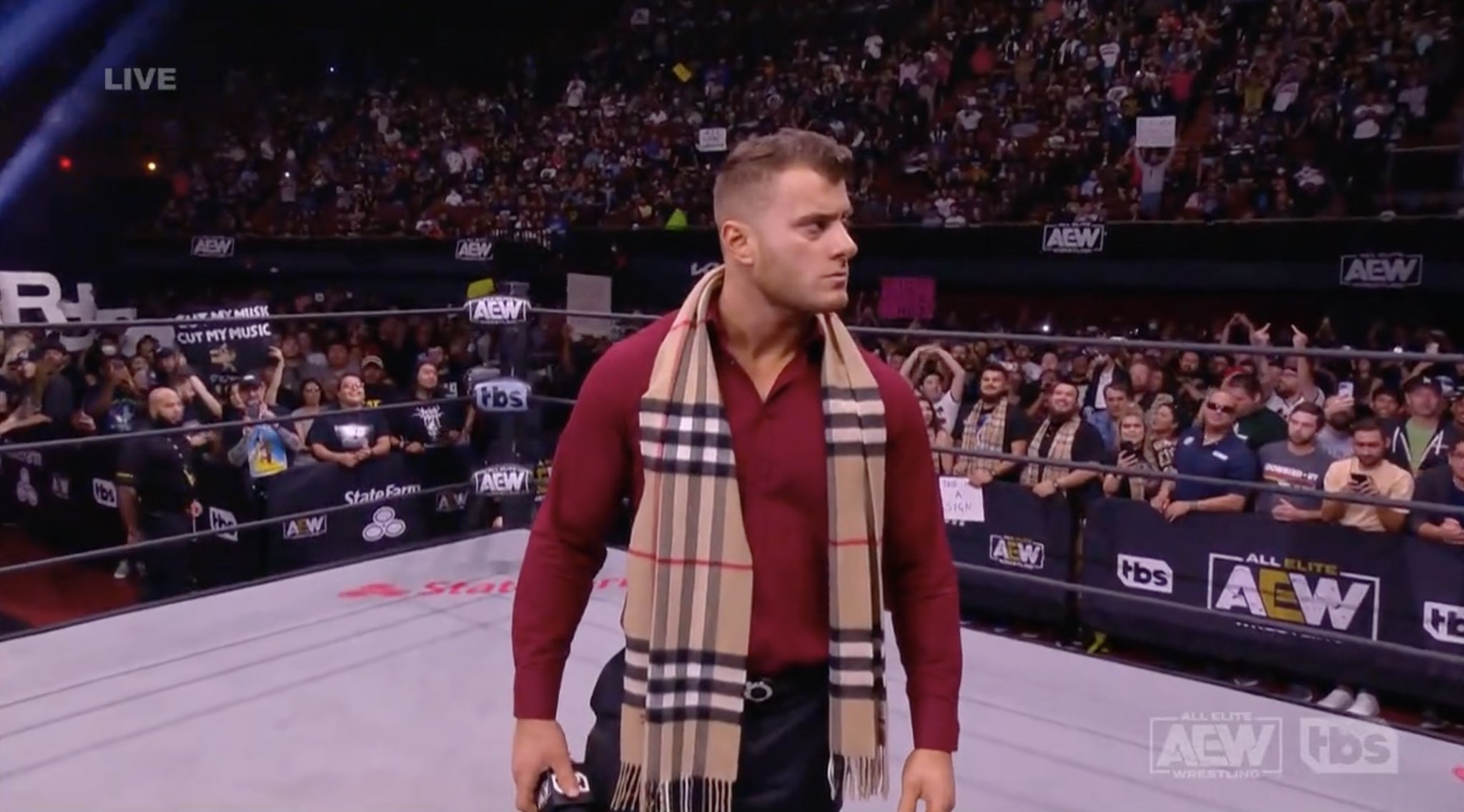 Nos bastidores notícias da AEW sobre a reação ao Pipebomb MJF

