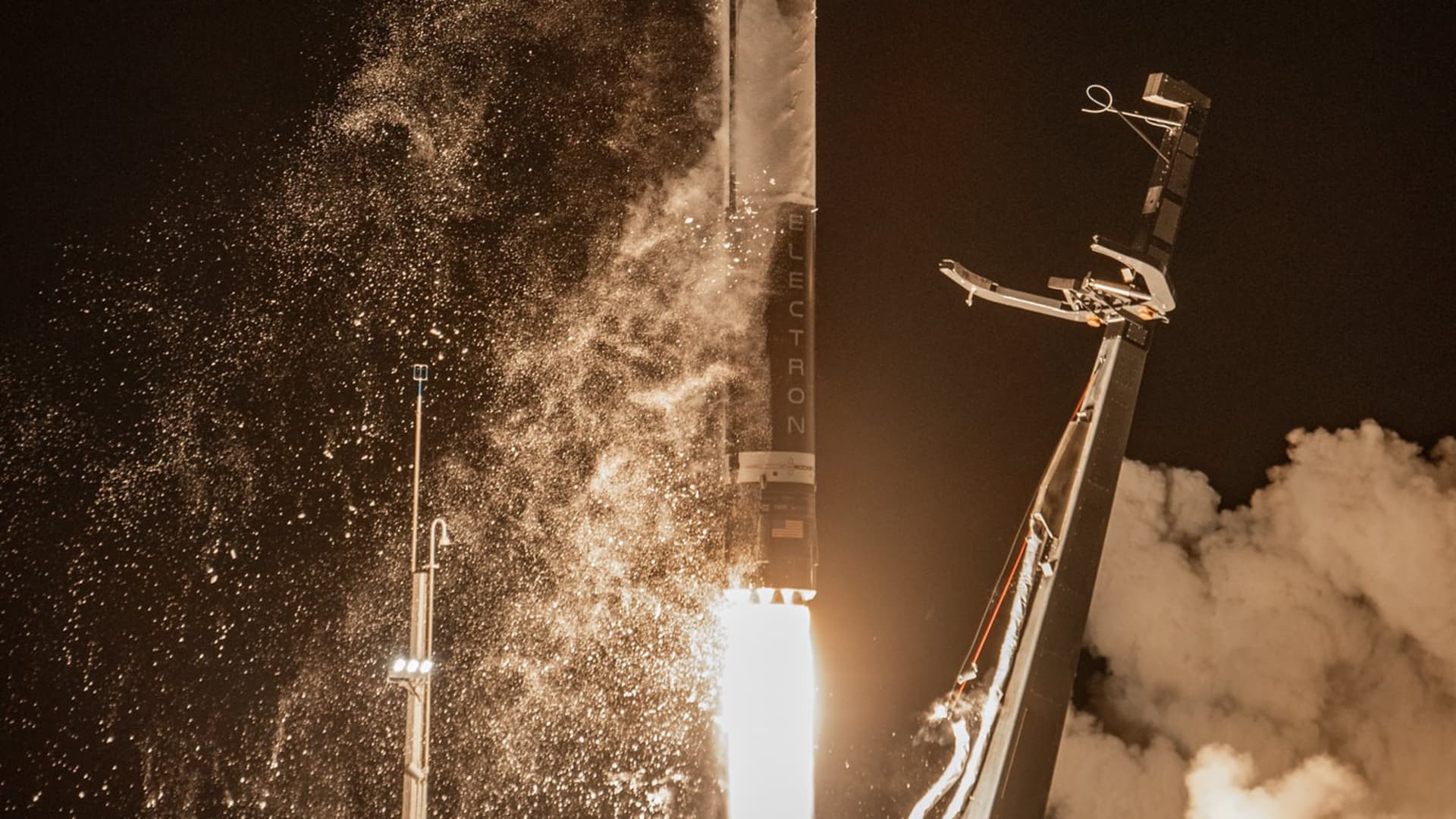 Lançamento de CAPSTONE no Rocket Lab dá início ao retorno da NASA à Lua

