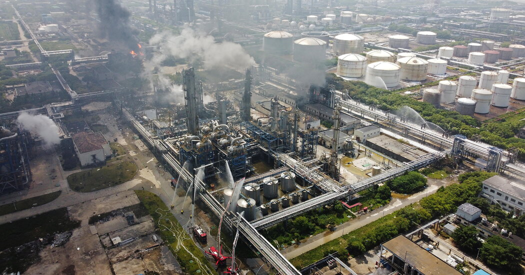 Um grande incêndio no complexo de Xangai em Sinopec, matando uma pessoa

