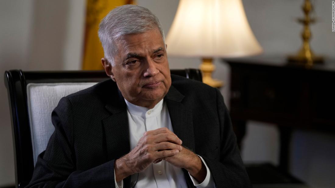 Primeiro-ministro Ranil Wickremesinghe diz que Sri Lanka está 'falido'

