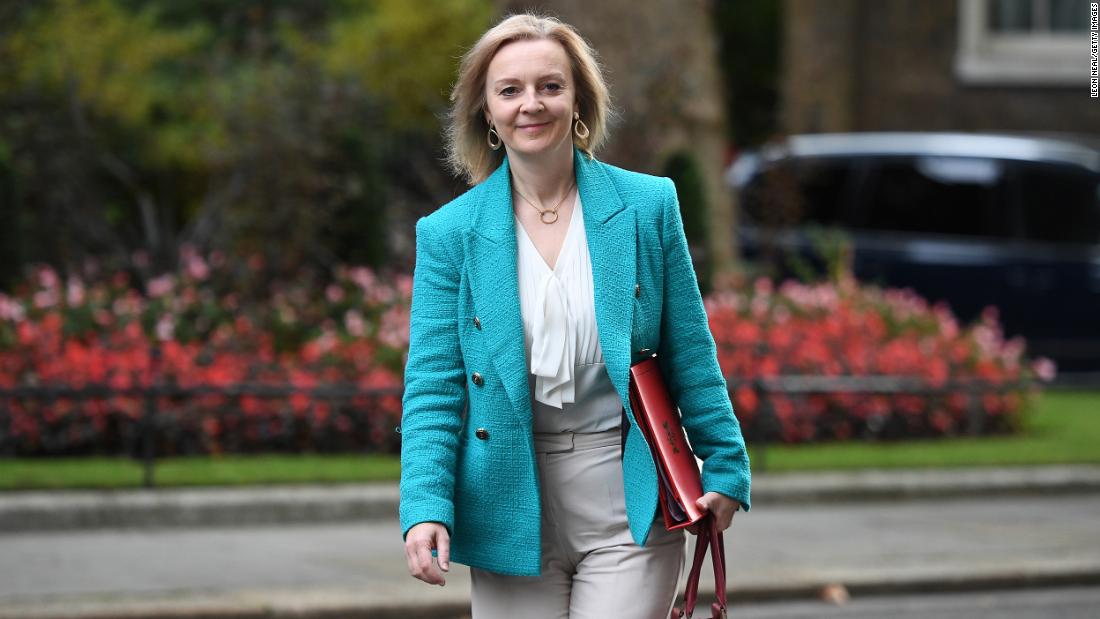 Liz Truss, secretária de Relações Exteriores do Reino Unido, lança candidatura para primeiro-ministro

