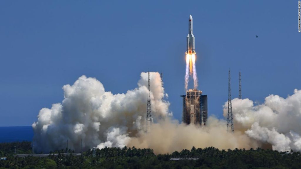 O foguete chinês de 21 toneladas cairá na Terra após o lançamento da estação espacial