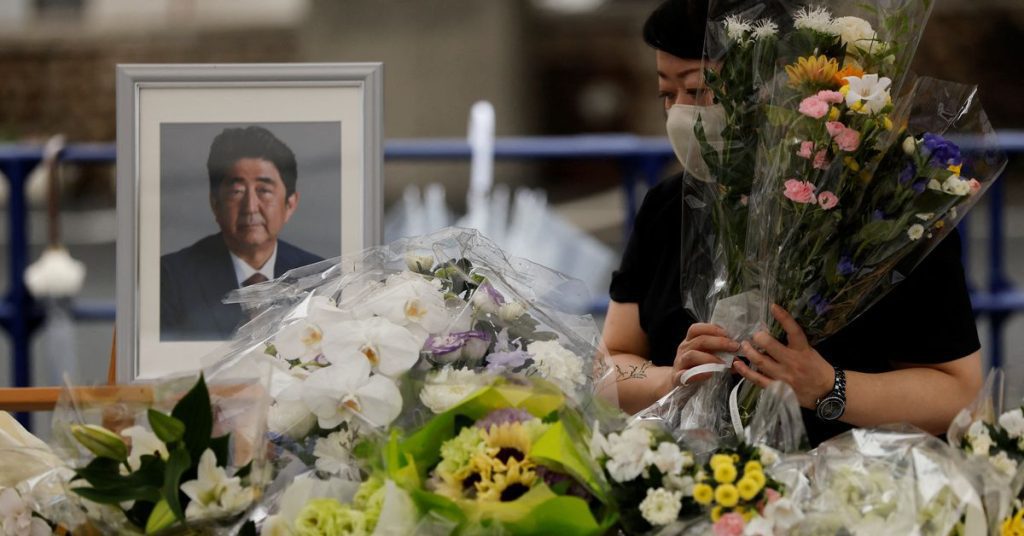 Governo japonês aprova data para funeral de Estado de Abe, plano gera protestos