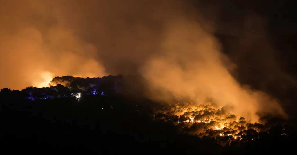 Incêndios florestais explodem na França e na Espanha com ondas de calor na Europa