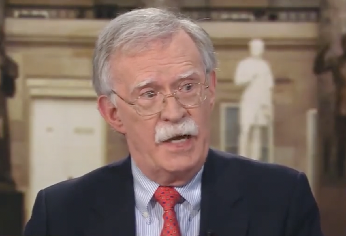 John Bolton admite planejar golpes 