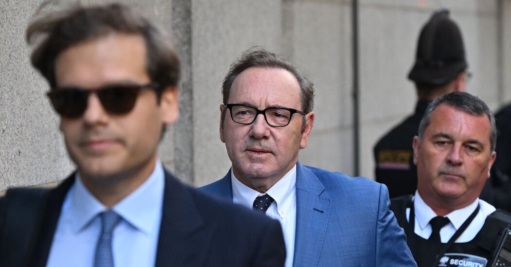 Kevin Spacey se declara inocente de agressão sexual

