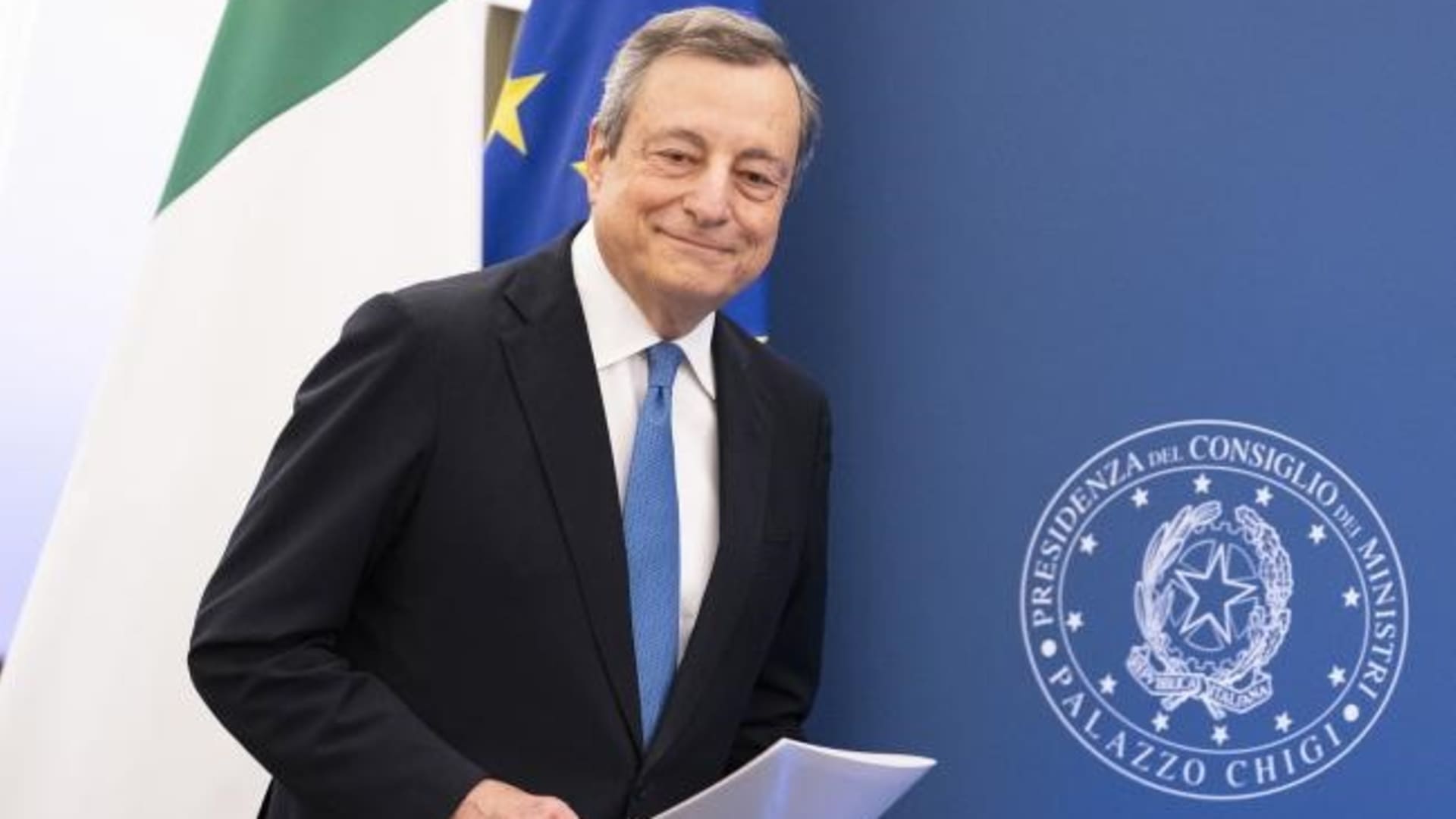 O primeiro-ministro italiano, Mario Draghi, disse que renunciará à medida que o governo de coalizão entrar em colapso

