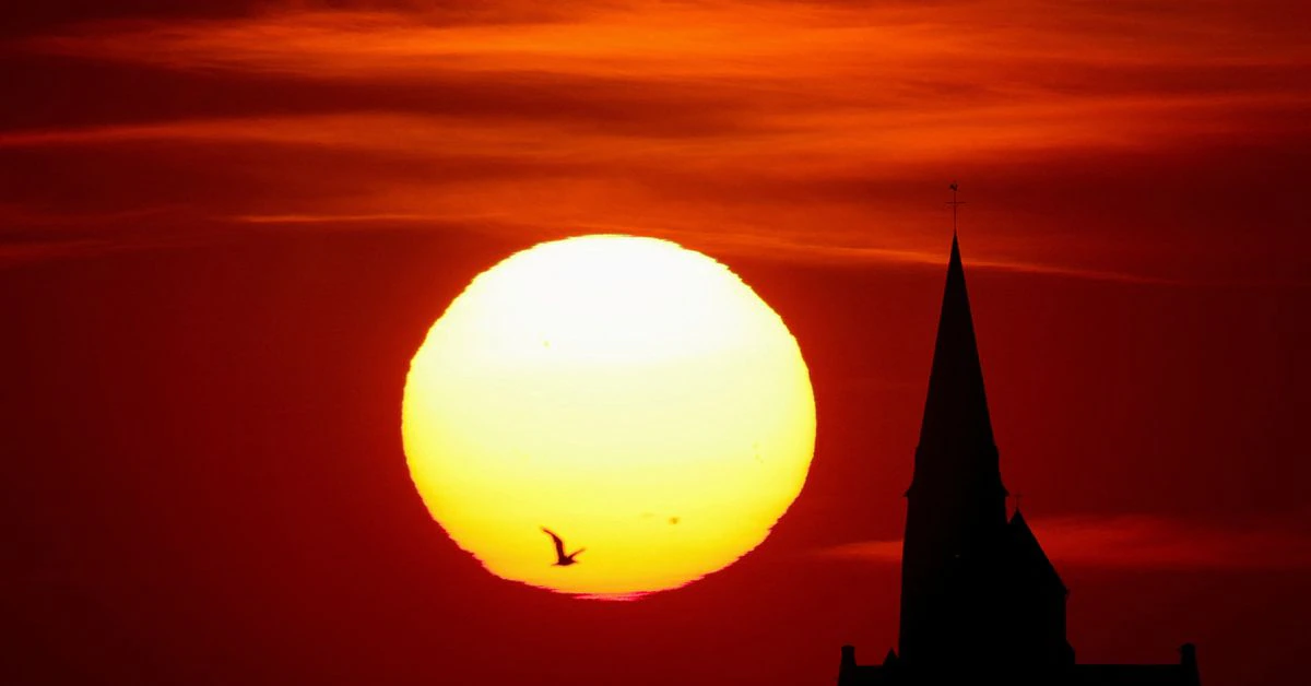  Uma onda de calor está queimando a Europa.  Emissão de alertas de saúde

