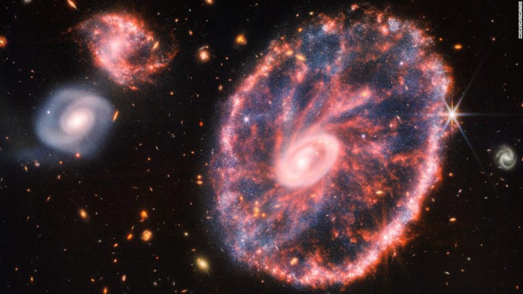 Imagem do telescópio Webb revelando a galáxia da roda de Cartwell