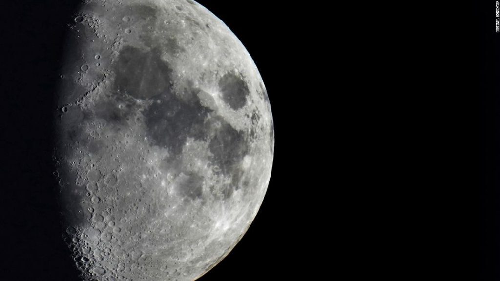 Partes da lua podem fornecer temperaturas adequadas para humanos