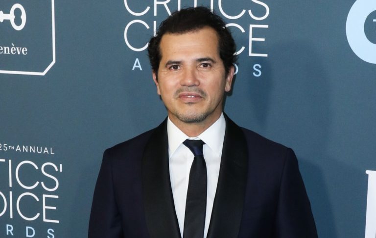 John Leguizamo Furioso com o não-latino James Franco como Fidel Castro – Prazo