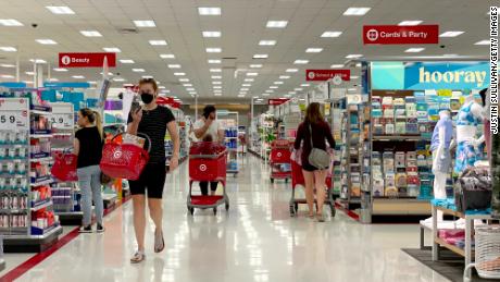 A Target tem dezenas de marcas próprias, como Cat &  Jack, rosca universal e up & amp.  acima de.