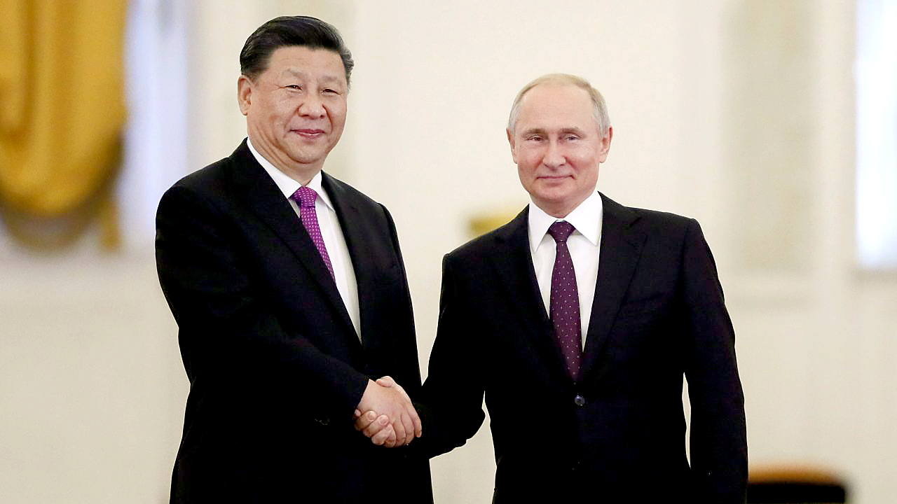 China promove relações com a Rússia e acusa Estados Unidos de serem o 'principal instigador da crise na Ucrânia'

