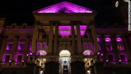 A Câmara Municipal de Melbourne ficou rosa em 9 de agosto.