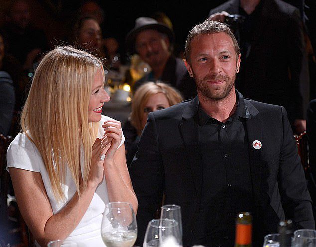 Família: Gwyneth divide a Apple e o filho Moses, 16, com o ex-marido Chris Martin, o número um do Coldplay.  Fomos vistos juntos em 2014