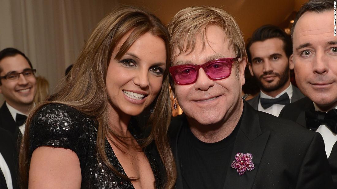 Britney Spears colabora com Elton John em Hold Me Closer, seu primeiro lançamento em seis anos

