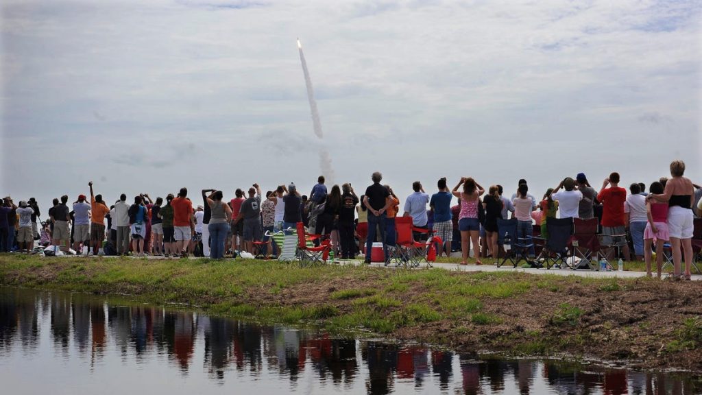 Multidões gigantes são esperadas para o lançamento inaugural do foguete gigante da NASA