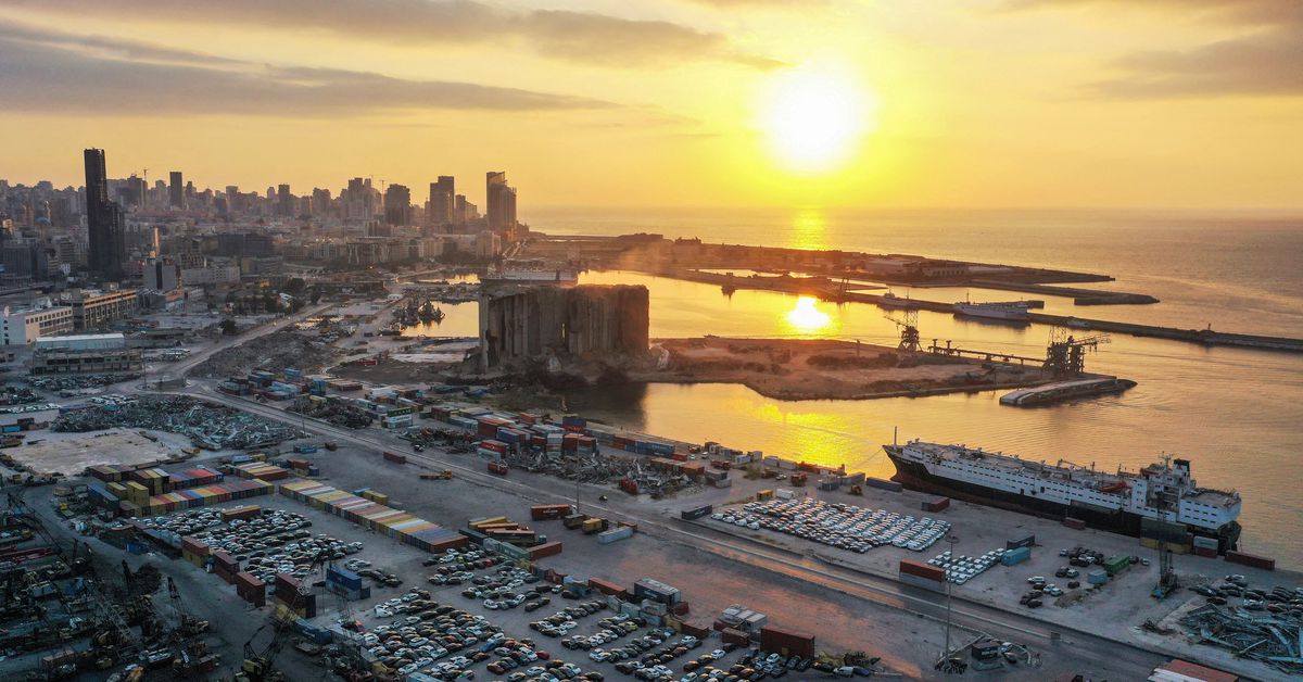 O silo de Beirute desaba, trazendo de volta o choque antes do aniversário da explosão

