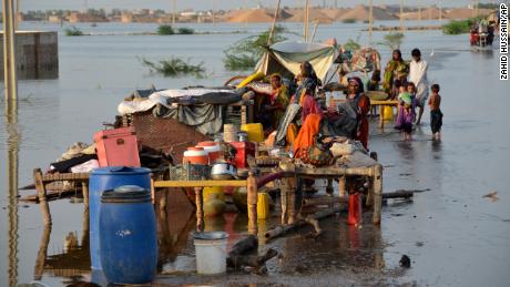 Inundações no Paquistão causadas por & # 39 ;  monções em esteróides, & # 39;  O Secretário-Geral das Nações Unidas em um apelo urgente